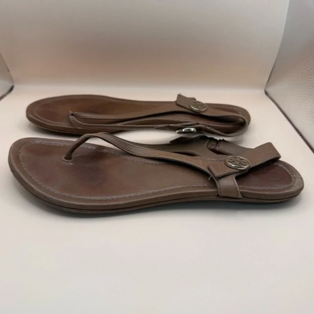 Tory‎ Burch Emmy Tan Leather Flat Thong Slingback Sandals Logo Medallion 9.5M